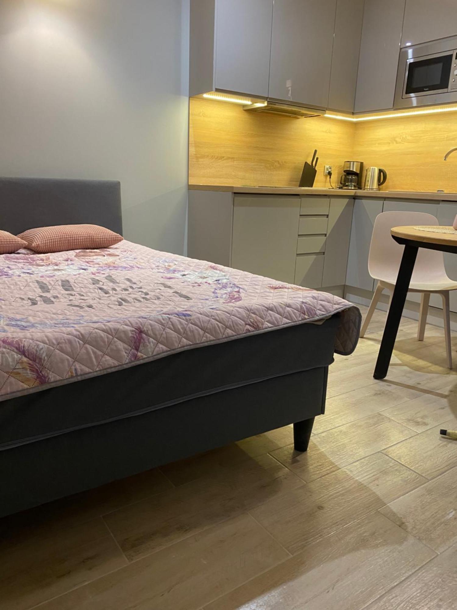 Apartament Pink Klifowa 里沃 外观 照片